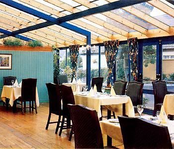 Whitegates Pub & Accommodation Killarney Exterior photo