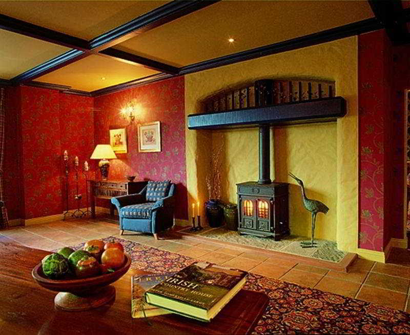 Whitegates Pub & Accommodation Killarney Exterior photo