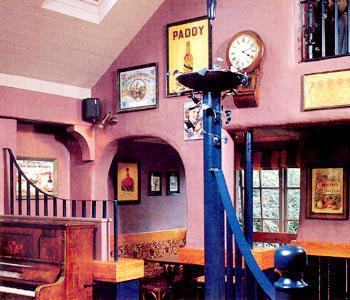 Whitegates Pub & Accommodation Killarney Exterior photo